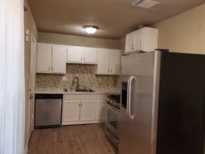 5131 Lyndhurst Dr in Houston, TX - Building Photo - Building Photo