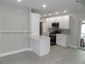 6540 W 11th Ave in Hialeah, FL - Building Photo - Building Photo