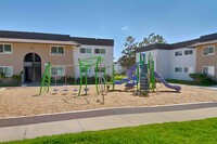 Channel Island Park Apartments in Oxnard, CA - Building Photo - Building Photo