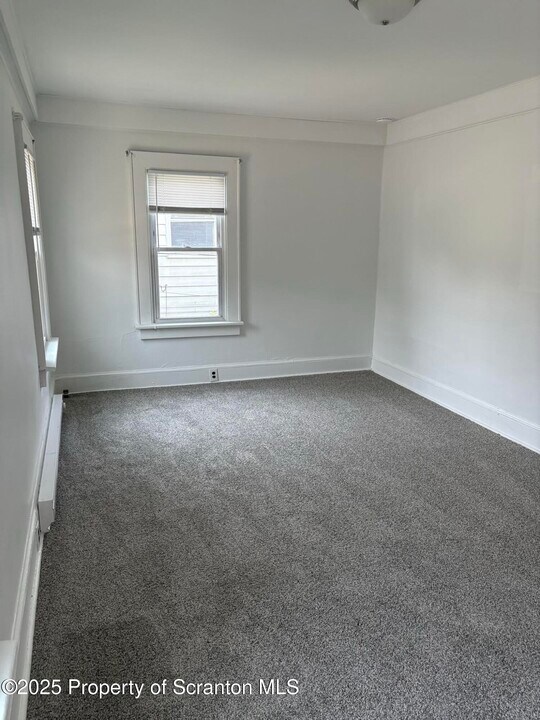 1017 Main St in Dickson City, PA - Building Photo