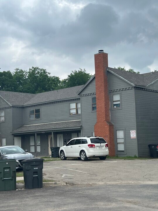 3412 Victoria Cir, Unit Victoria Circle B in Killeen, TX - Foto de edificio