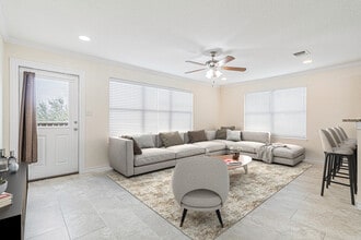 11427 Creek Eagle in San Antonio, TX - Foto de edificio - Building Photo