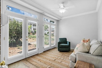 925 Cleveland St, Unit 19 in Greenville, SC - Foto de edificio - Building Photo