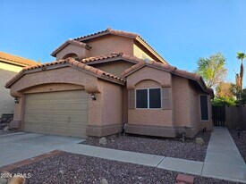 913 W Sun Coast Dr in Gilbert, AZ - Building Photo