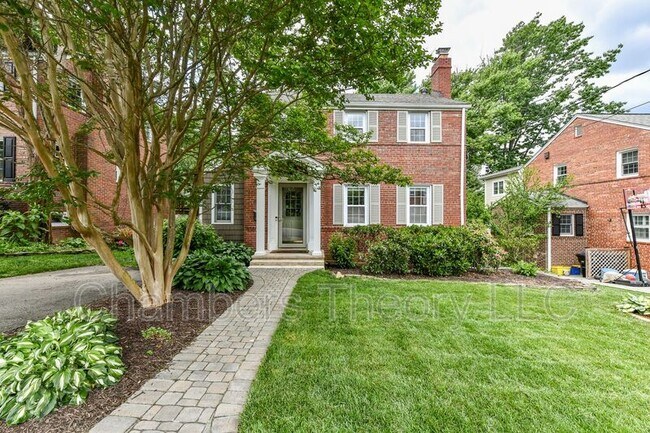 property at 1008 N Liberty St