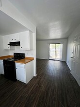 1101 Dickerson Dr SE-Unit -A in Albuquerque, NM - Building Photo - Building Photo