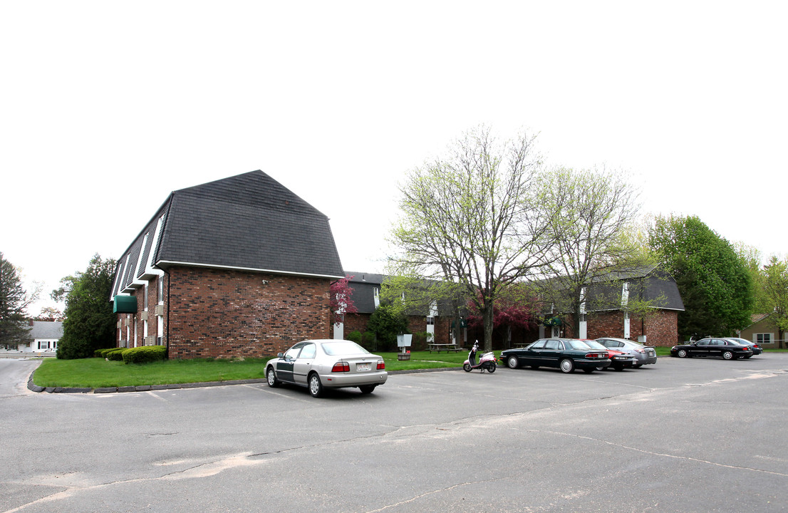 Court View Commons in Chicopee, MA - Foto de edificio