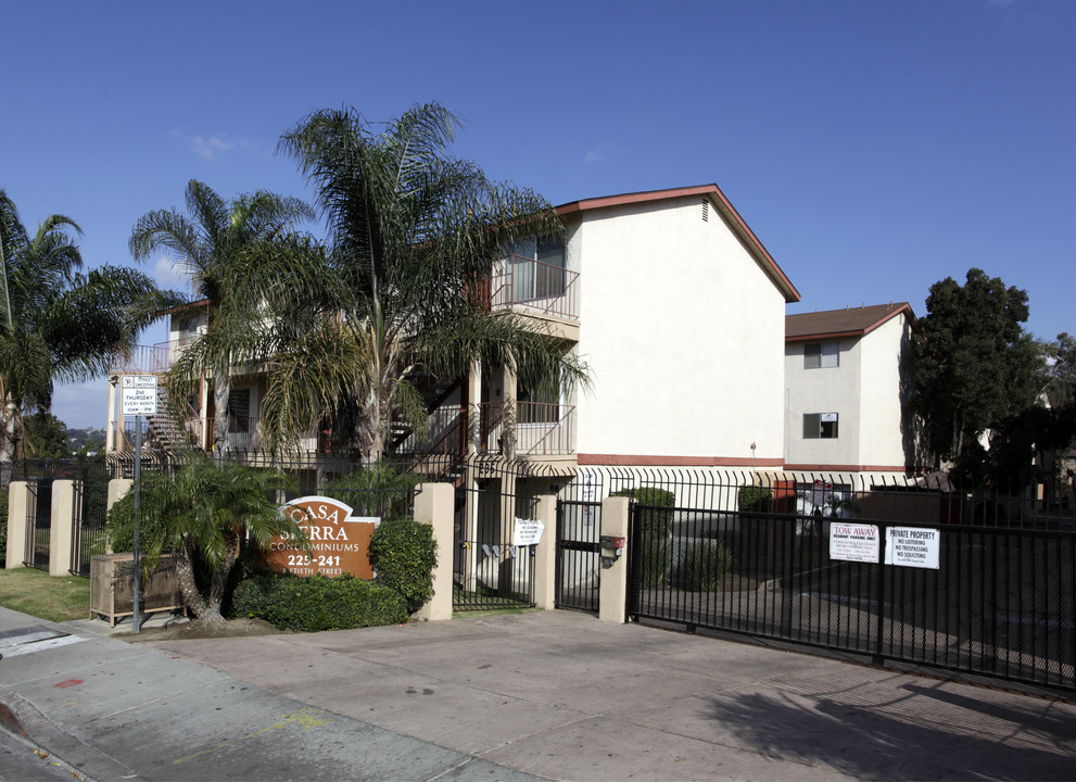 Casa Sierra in San Diego, CA - Building Photo