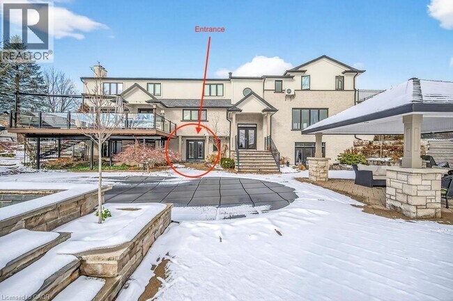 1326 Butter Rd W in Hamilton, ON - Building Photo - Building Photo