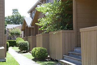 Timber Run Apartments in Houston, TX - Building Photo - Building Photo