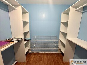 39 Hillcrest Ave in Edison, NJ - Building Photo - Building Photo