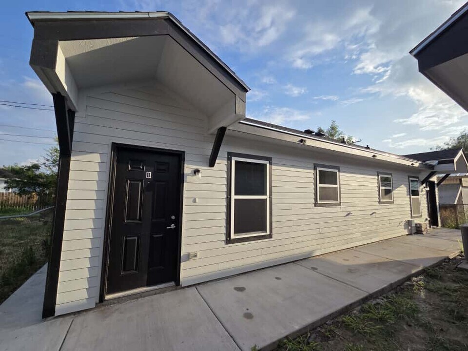 508 W Tyler Ave, Unit A in Harlingen, TX - Building Photo