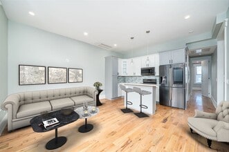70 Sherman Pl-Unit -2 in Jersey City, NJ - Building Photo - Building Photo