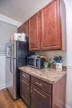 2465 N Clark St-Unit -2 in Chicago, IL - Building Photo - Building Photo