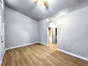 1108 W McCarty Ln in San Marcos, TX - Building Photo - Building Photo