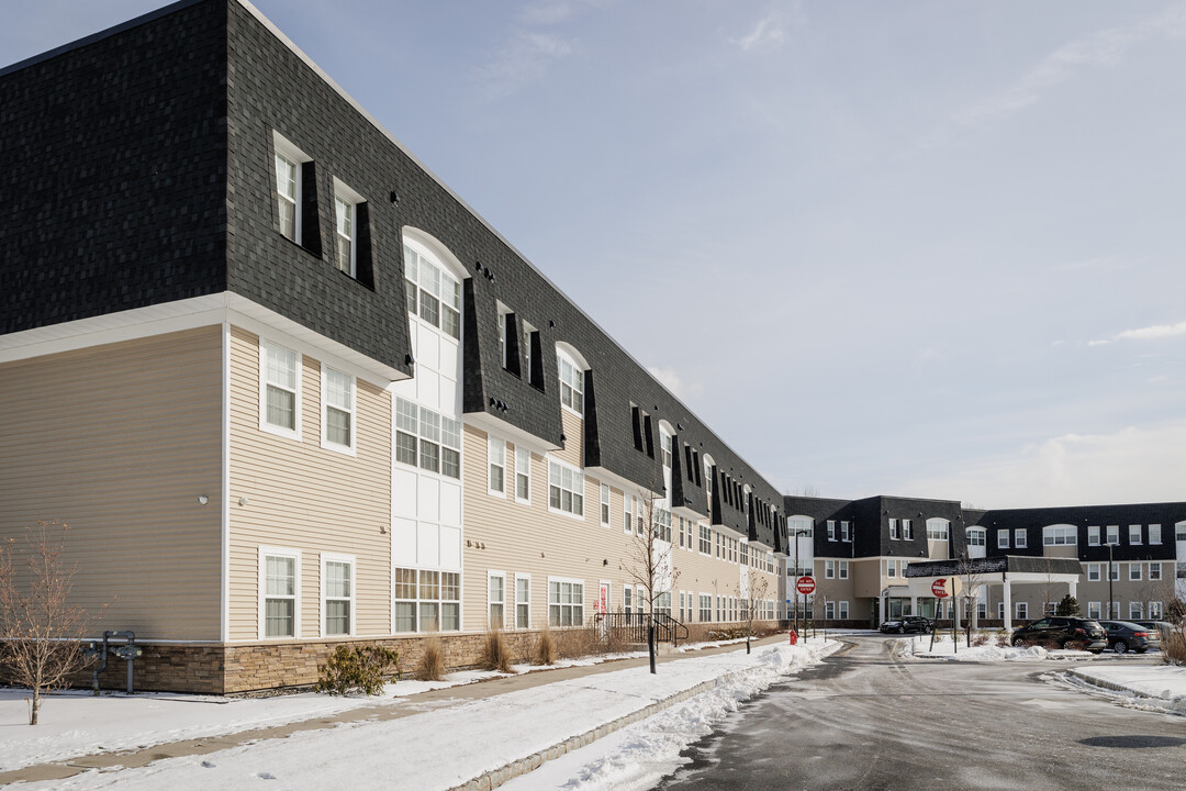 Osprey Point Apartments in Little Ferry, NJ - Foto de edificio