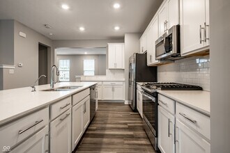 305 Fairfax Way in Zionsville, IN - Building Photo - Building Photo