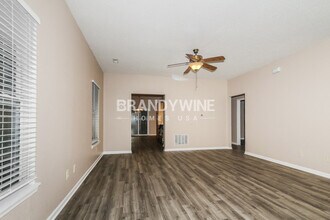 7215 Parklake Pl in Indianapolis, IN - Foto de edificio - Building Photo