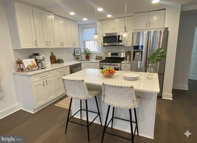 property at 1820 Clydesdale Pl NW