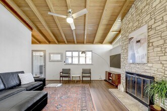 1813 Dexter St in Austin, TX - Foto de edificio - Building Photo