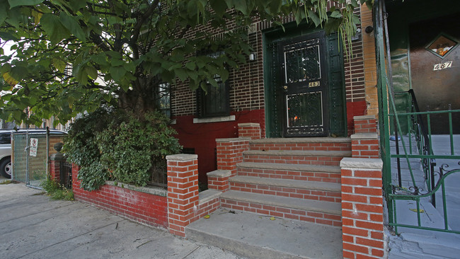 483 Berriman St in Brooklyn, NY - Building Photo - Building Photo