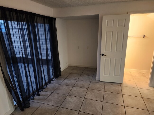 3001 S Pines Dr in Largo, FL - Building Photo - Building Photo