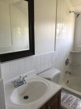 63 Queens Bridge Rd in Levittown, PA - Building Photo - Building Photo