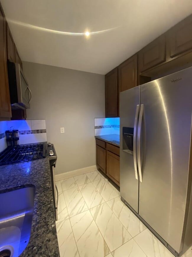 2207 Greenery Ln, Unit 204 Greenery ln in Silver Spring, MD - Building Photo - Building Photo