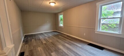 330 S State St in Brownstown, PA - Building Photo - Building Photo
