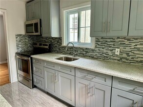 415 Warwick Ave in Mount Vernon, NY - Building Photo - Building Photo