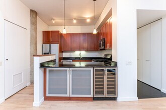 939 W Huron St in Chicago, IL - Building Photo - Building Photo