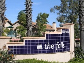 11305 Avenida de los Lobos, Unit D in San Diego, CA - Building Photo