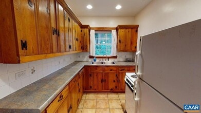 609 Wine Cellar Cir in Charlottesville, VA - Building Photo - Building Photo