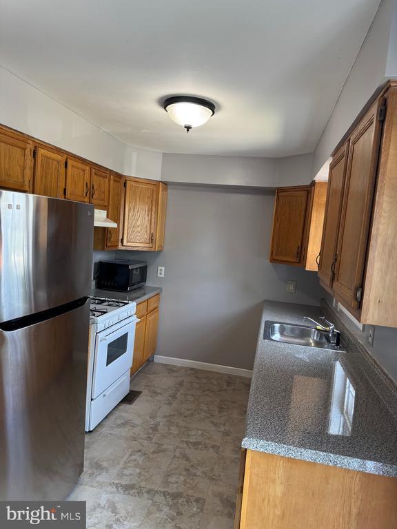1590 E State St in Hamilton Township, NJ - Building Photo - Building Photo