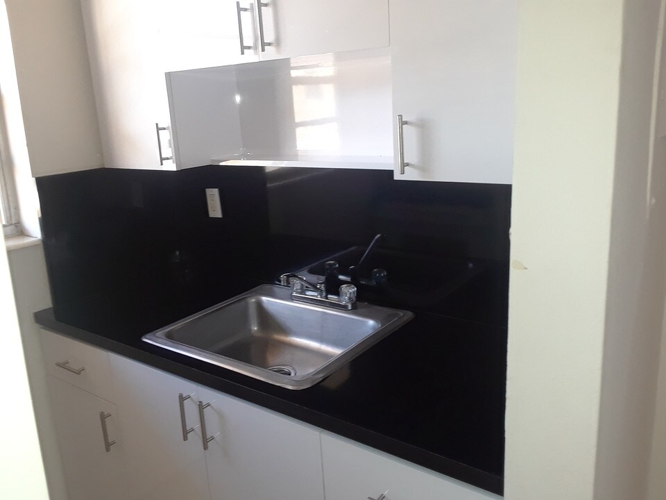 15700 NW 2nd Ave in Miami, FL - Building Photo