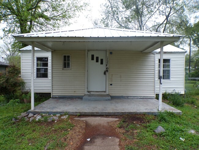 property at 1725 Short 14th St N
