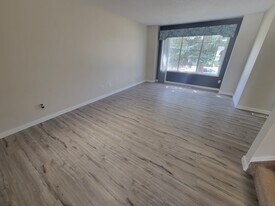 8006-815A 15a Ave NW in Edmonton, AB - Building Photo