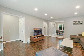 500 W Pacific Ave in Waukegan, IL - Building Photo - Building Photo