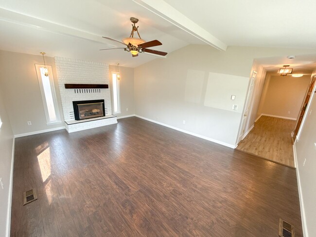 4781 Glenwood Dr in Klamath Falls, OR - Foto de edificio - Building Photo