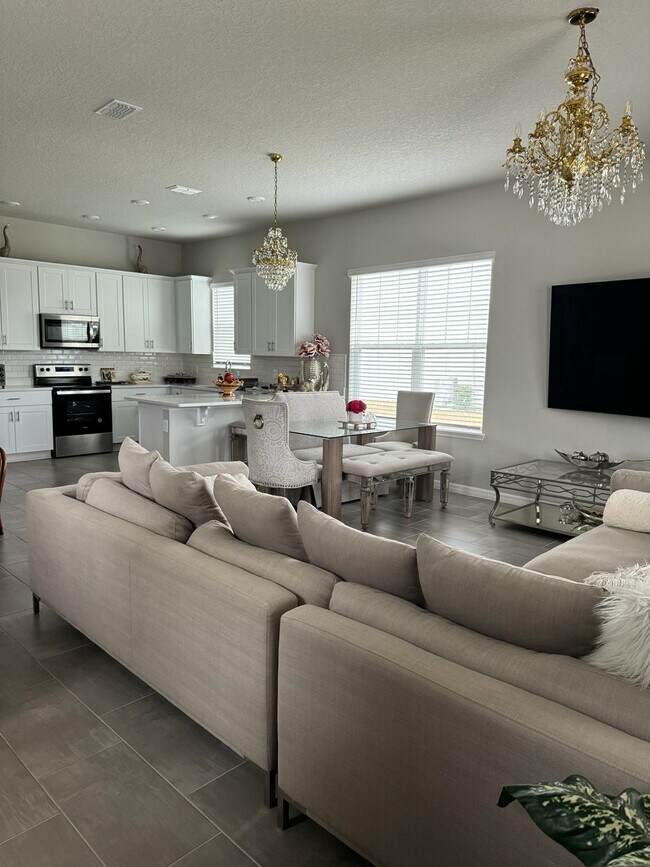 426 Venetian Palms Blvd in New Smyrna Beach, FL - Building Photo - Building Photo