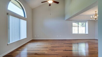 213 Bayberry Dr in Niceville, FL - Building Photo - Building Photo