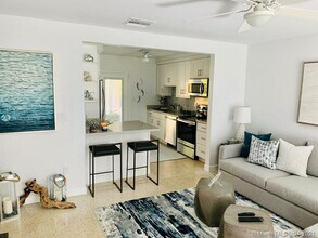 1721 NE 55th St-Unit -1 in Fort Lauderdale, FL - Foto de edificio - Building Photo