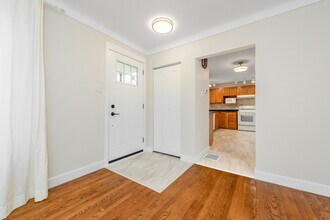 9 Kirkstall Av in Ottawa, ON - Building Photo - Building Photo