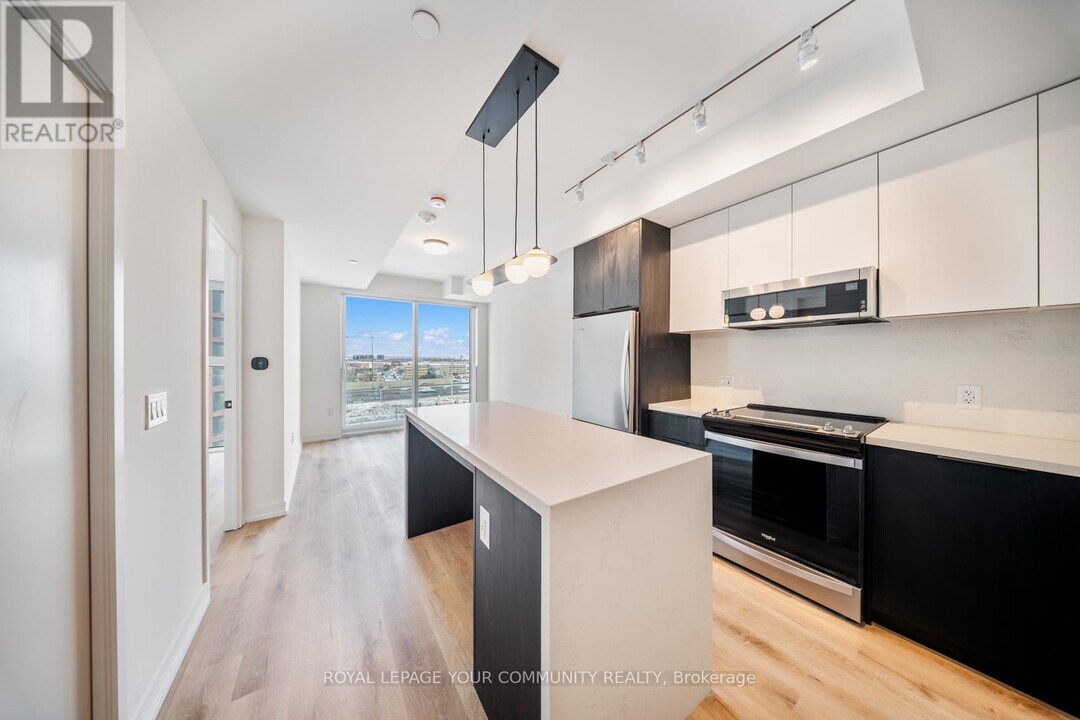 5 York Garden Wy in Toronto, ON - Building Photo