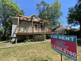 409 2nd St in West Des Moines, IA - Building Photo