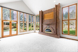 5811 124th Ct NE in Kirkland, WA - Building Photo - Building Photo