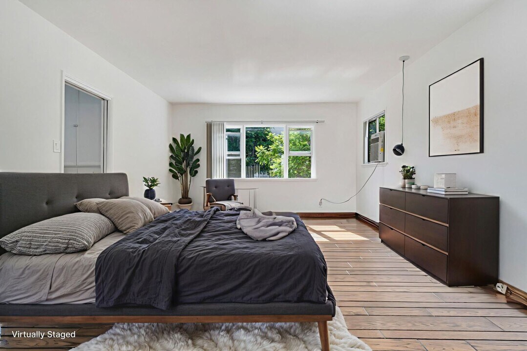 332 N La Peer Dr-Unit -Unit 1 in Beverly Hills, CA - Building Photo