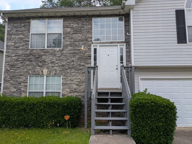 6730 Pole Creek Dr in Lithonia, GA - Building Photo - Building Photo