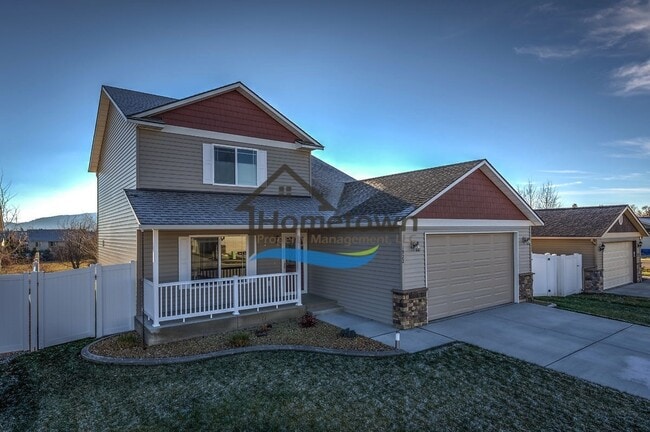 property at 1922 E Highwing Ct