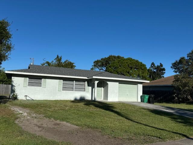 502 NW Salina Terrace in Port St. Lucie, FL - Foto de edificio